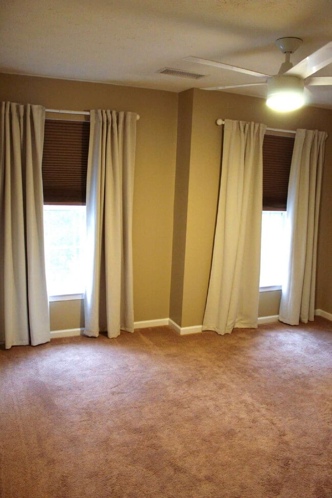 Photo - Roomy 3-Bedroom Townhouse in Baldwin Neigh...