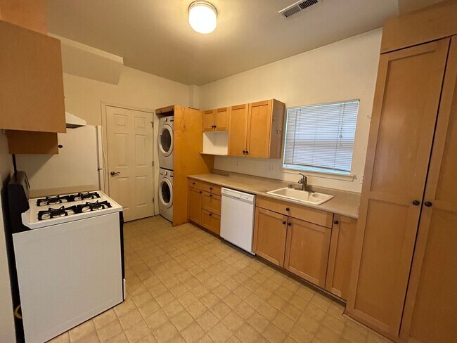 Photo - BY4020 Unit 202