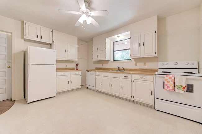 Photo - 604 S Flood Ave