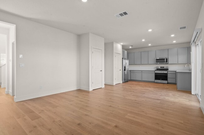 Photo - The Aspen - Luxurious 3 Bedroom 2.5 Bath T...