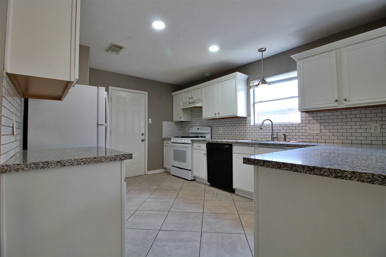 Photo - 6803 Highwind Bend Ln House