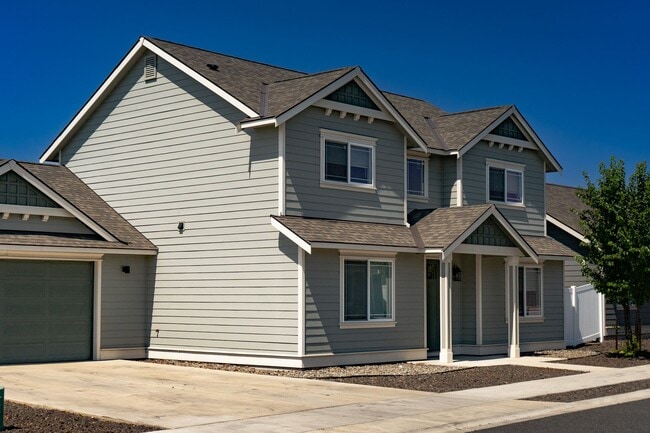 Building Photo - 2303 Landon Ln
