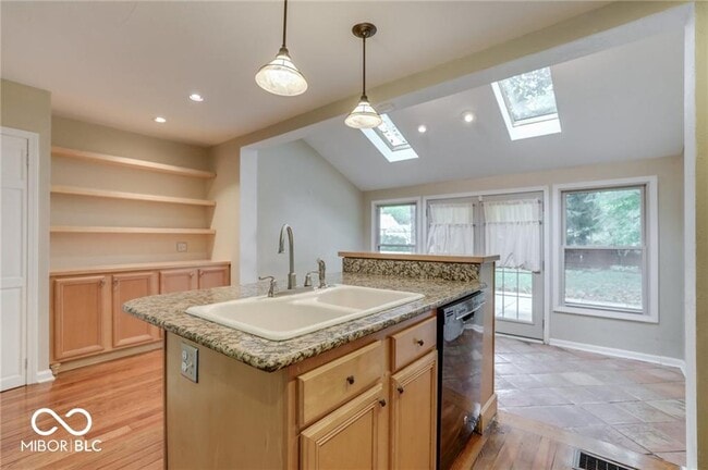 Photo - 5845 Brouse Ave