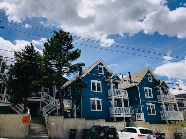 1150 Empire Ave Unit 42