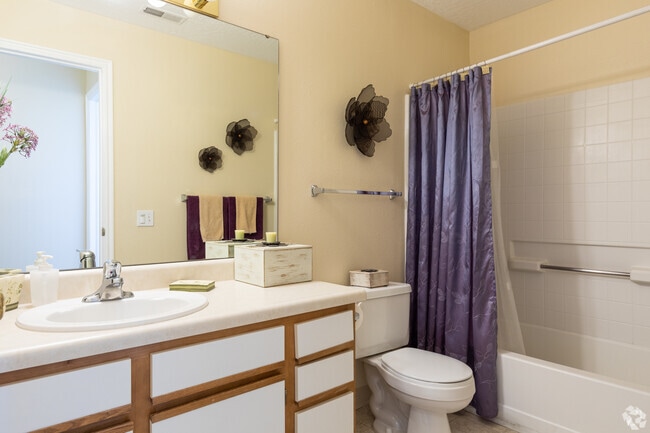 Building Photo - Sterling Pointe Apartments
