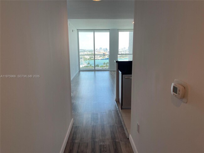 Photo - 253 NE 2nd St Unit 1707