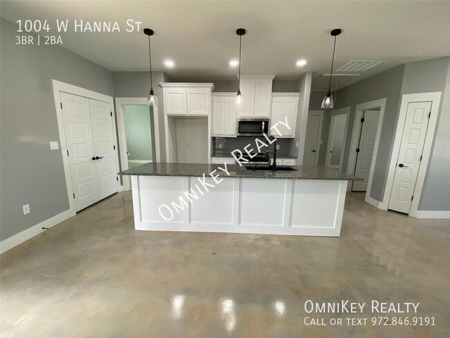 Photo - 1004 W Hanna St