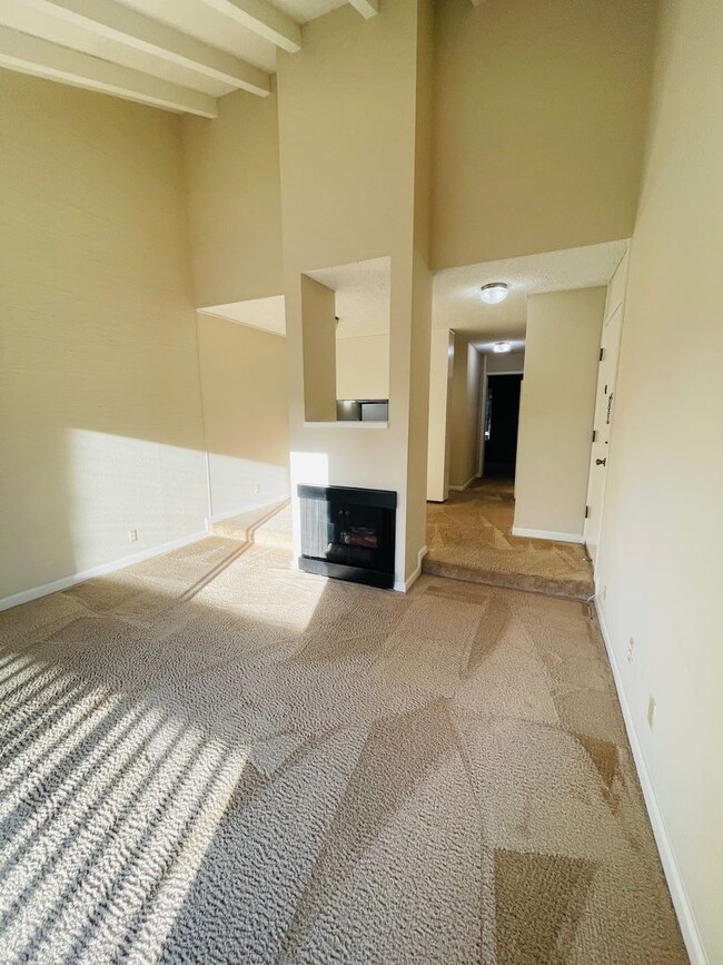 1 bedroom upstairs unit in Walnut Park - 1 bedroom upstairs unit in Walnut Park Unidad 220 Rental