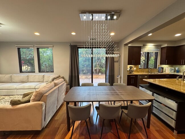 Photo - 3192 Fallen Leaf St