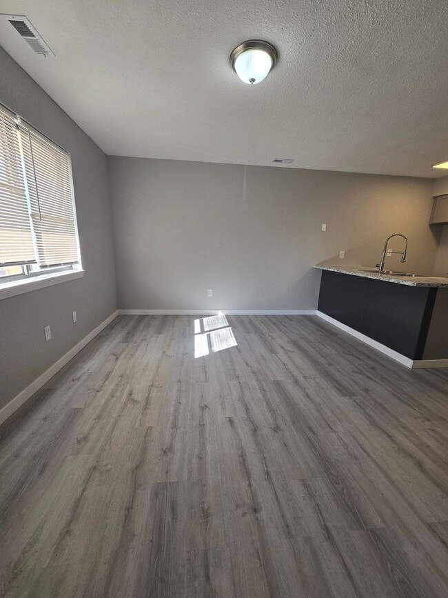 Photo - 1 Bedroom 1 Bathroom Apartment! Unidad 29 Osage Ridge Rd #7