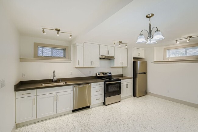 Building Photo - 2800 E Yesler Wy Unit 3 Rental