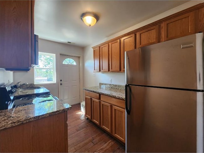 Photo - 5501 Foote St NE