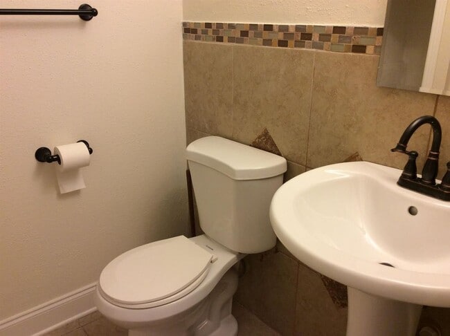 Photo - 564 Briarwood Dr
