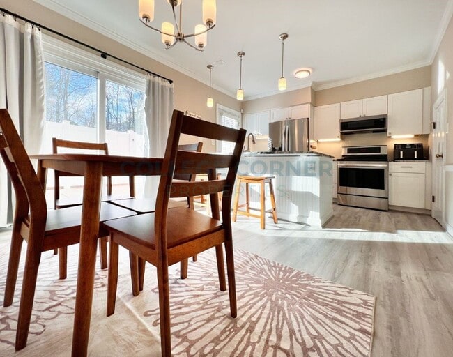 Photo - 330 Hanover Arms Ct