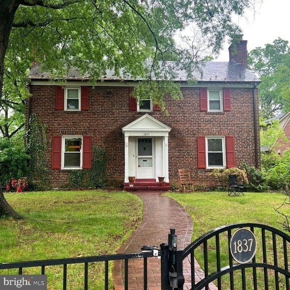Building Photo - 1837 N Hartford St