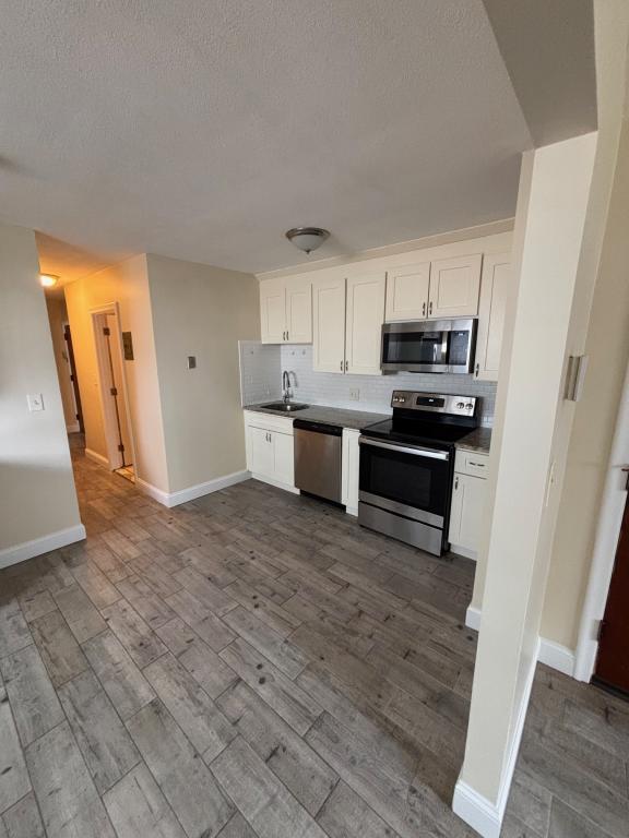 Building Photo - 656 Hyde Park Ave