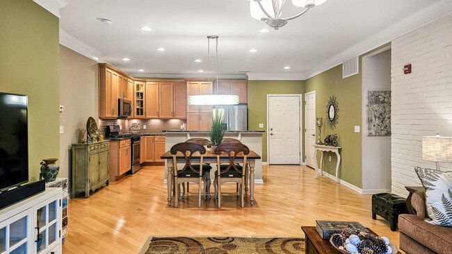 Photo - 203 Center Meadow Ln