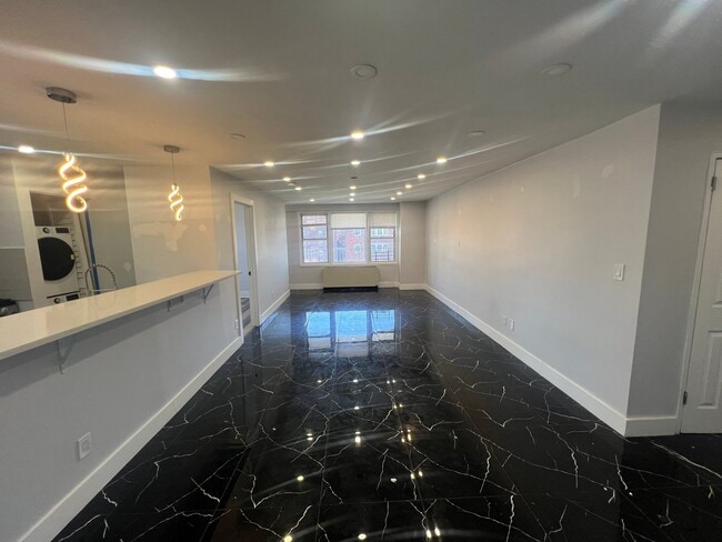 Building Photo - 750 N Broad St