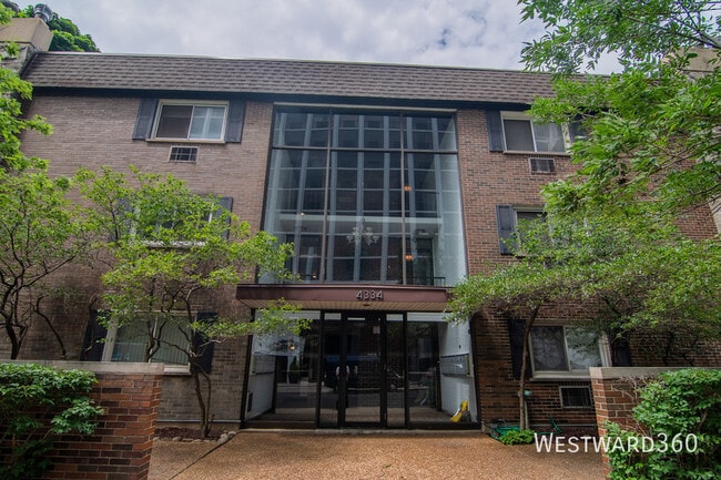 Photo - 4334 N Clarendon Ave Apartment Unit 310