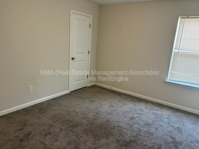 Photo - 156 Meadowbrooke Dr