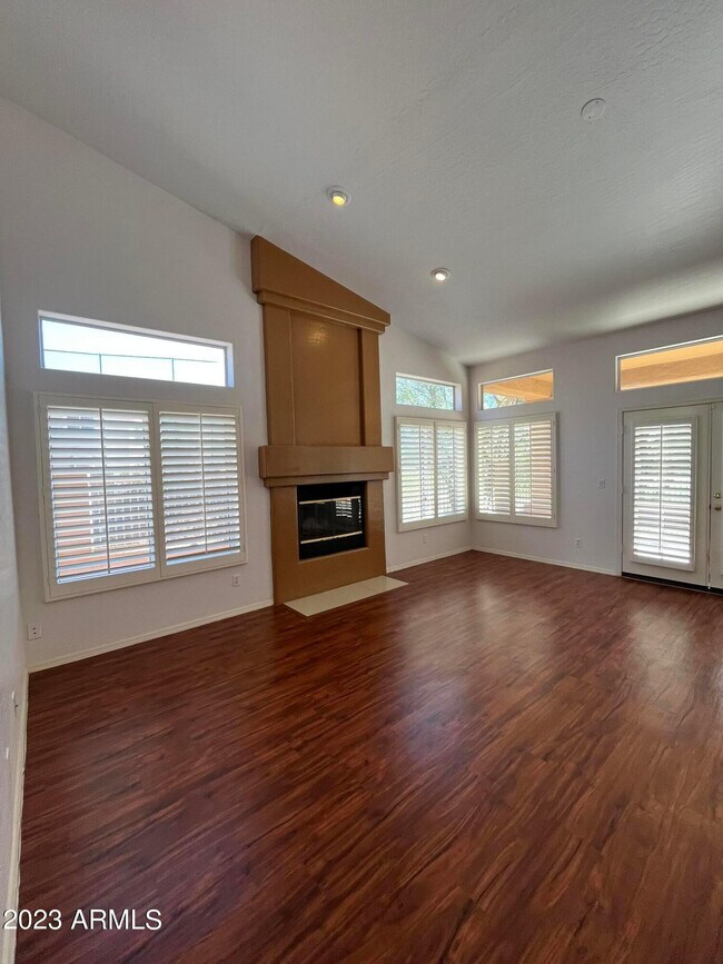 Photo - 1301 E Briarwood Terrace