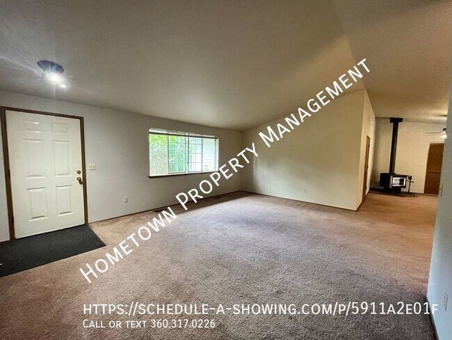 Photo - Lake Forest Rambler with Long Lake Access!