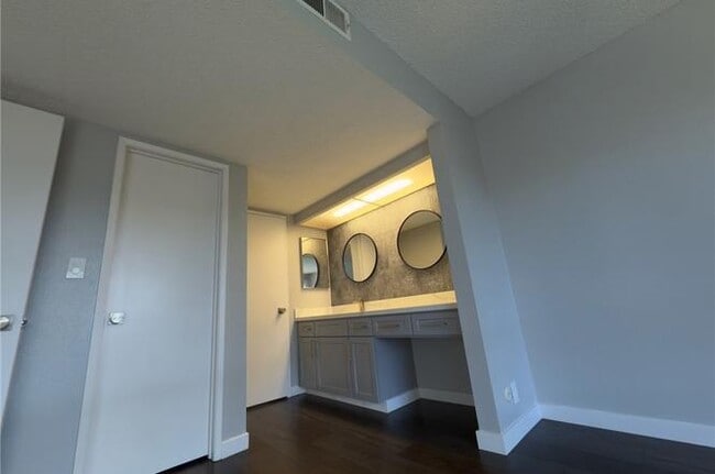Photo - 22100 Burbank Blvd Unit 313b