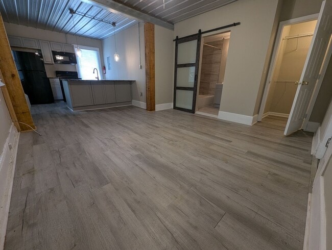 Building Photo - 323 The Plaza Unit 323 The Plaza 3