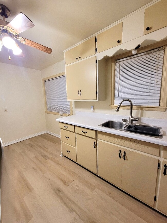 Building Photo - 1408 Torney Ave