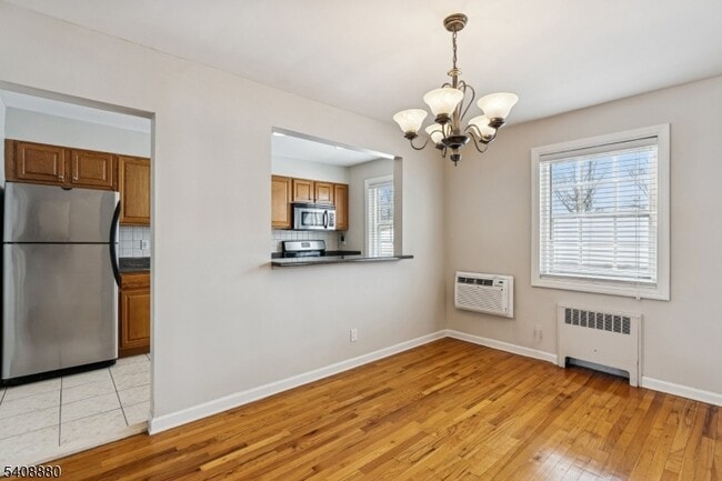 Photo - 6 W Roselle Ave