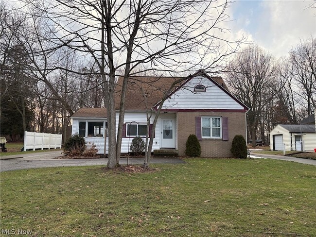 Building Photo - 1550 Chapman Dr