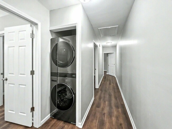 Photo - 960 Sims St SW