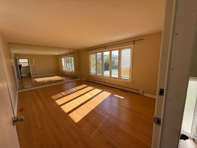 Photo - 8604 W Carmen Ave Unit Apt #1