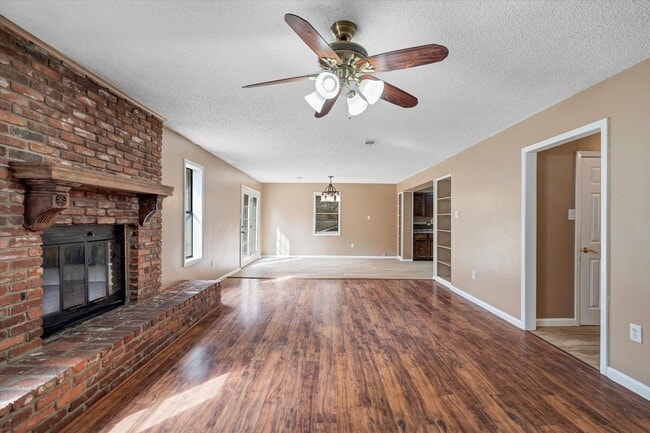 Photo - For Rent: Charming 3 Bed / 2 Bath Home with all the Cozy Vibes!