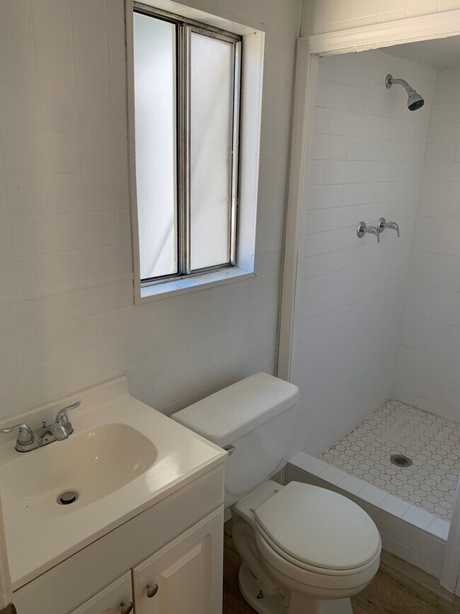 Photo - 936 Santa Fe Ave