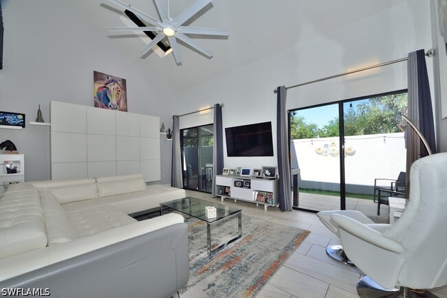 Photo - 878 Meadowland Dr