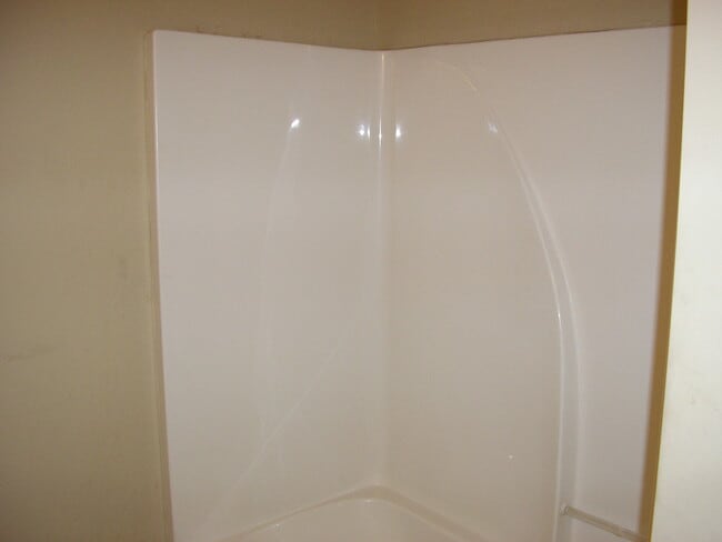 Photo - 4490 Woodstone Dr Unit B