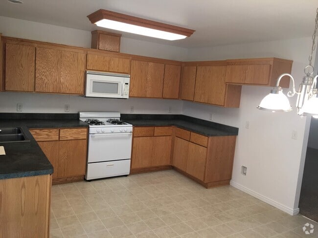Building Photo - 5468 B Sawmill Road Rental