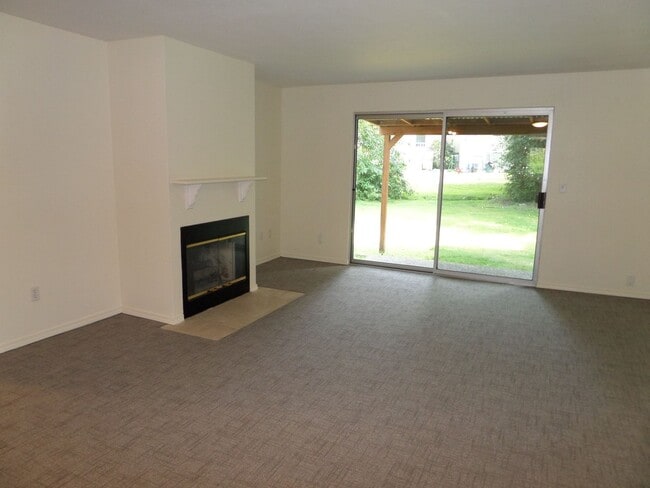 Photo - Super-Cute 2 Bedroom, 2 Bath Duplex in Unb...