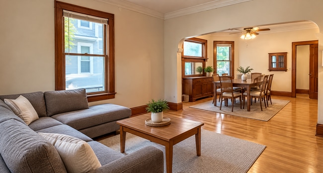 Building Photo - 221 W 33rd St Unit 1
