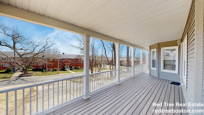 Photo - 659 South St Unidad 3-bed 2-bath Waltham