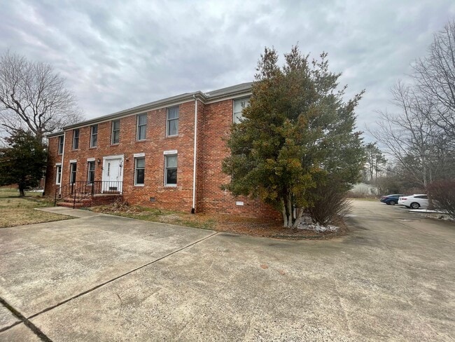 Photo - 1614 Wiswell Rd W Unit B