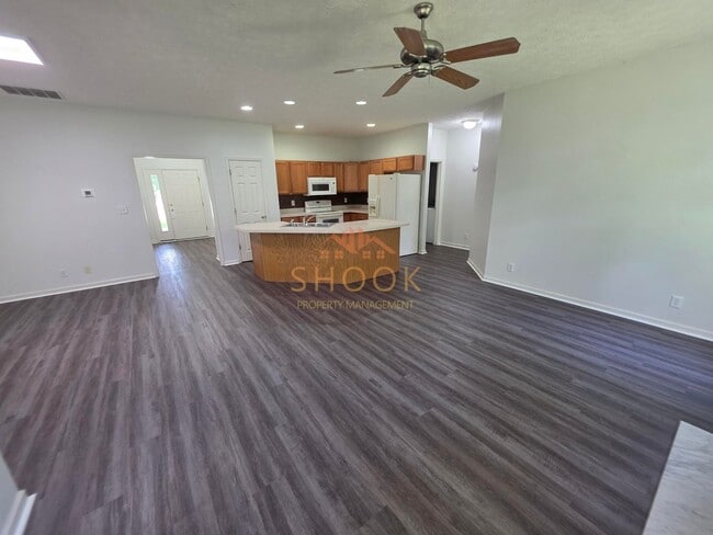 Photo - 3 BR Lindberg Village