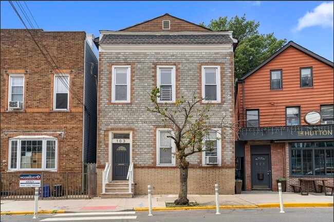 Building Photo - 103 Sanford Pl Unit 2 Rental