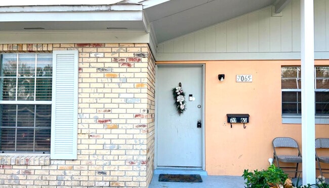 Building Photo - 7065 Balboa Dr Rental
