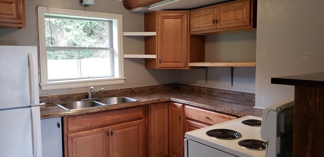 Photo - 19215 Viking Ave NW