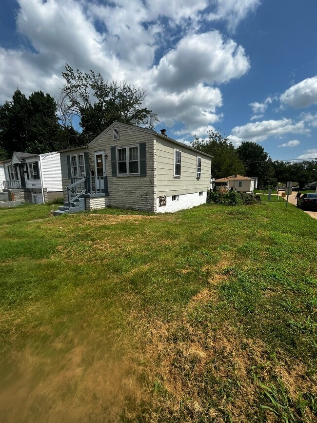 Photo - 5600 Gatesworth Ave