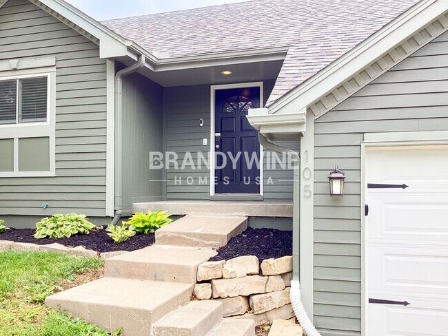 Photo - 105 Sumac St