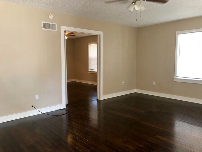 1910 23rd St Unit Front