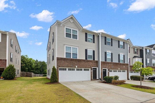 Photo - **End Unit 3/3 Townhome in Great Location**